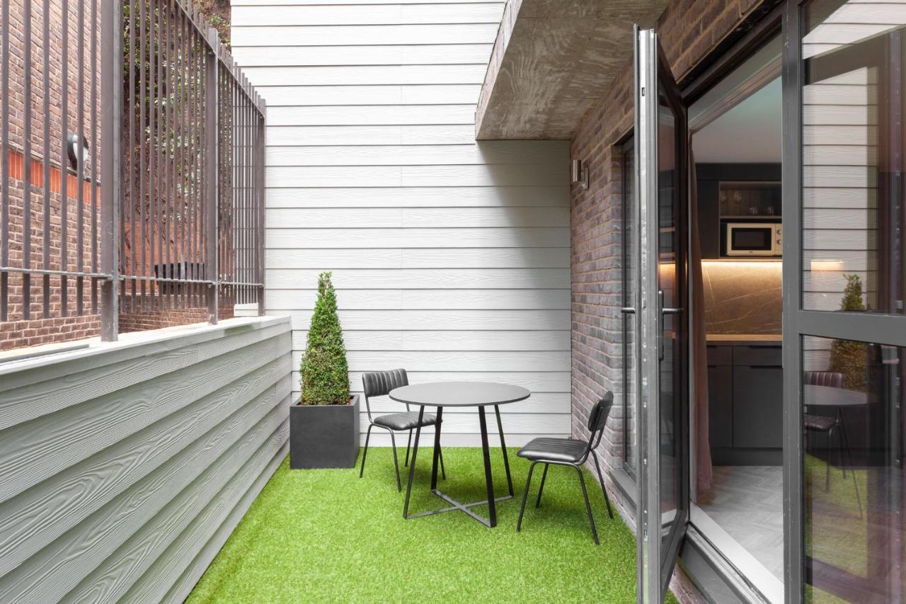 Aptel East London Luaran gambar
